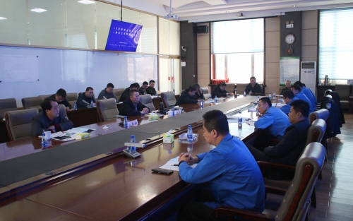 11月9日，公司调研组在东荣二矿调研技术经济一体化工作
